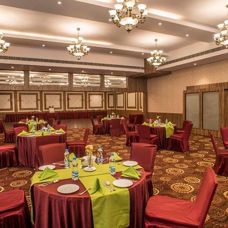Club Central Bolpur Buitenkant foto