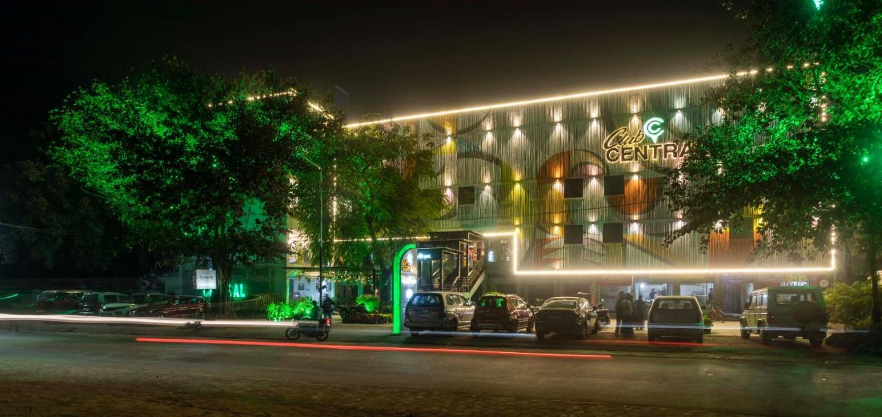 Club Central Bolpur Buitenkant foto