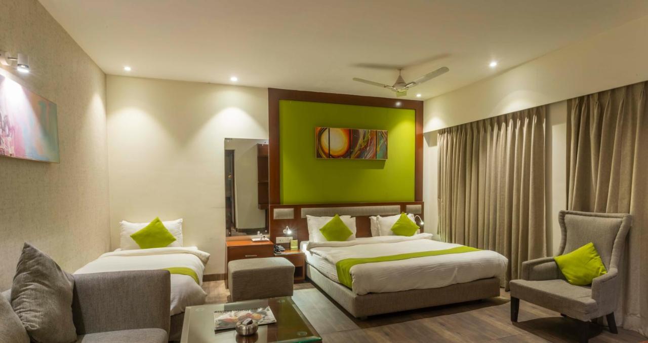 Club Central Bolpur Buitenkant foto