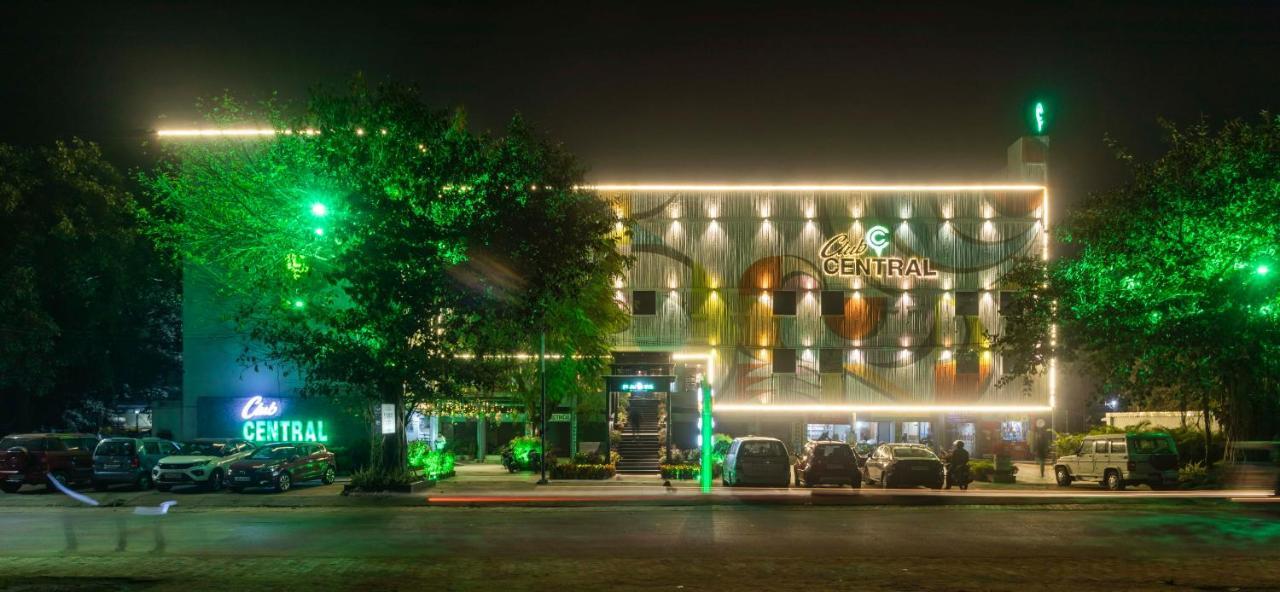Club Central Bolpur Buitenkant foto